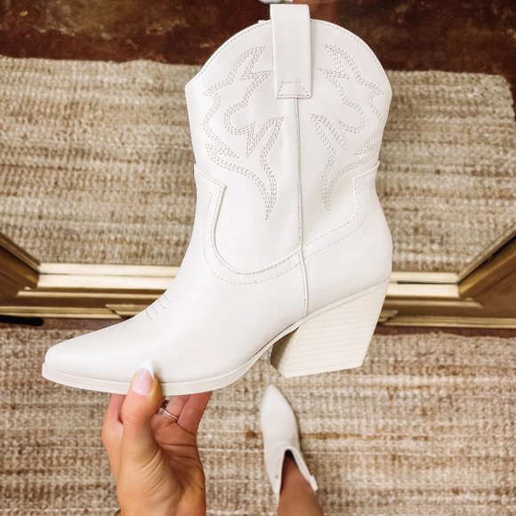 Soda Shoes - NEW🔥 Bone Embroidered Cowboy Western Ankle Booties Boots Pointed Toe Block Heel